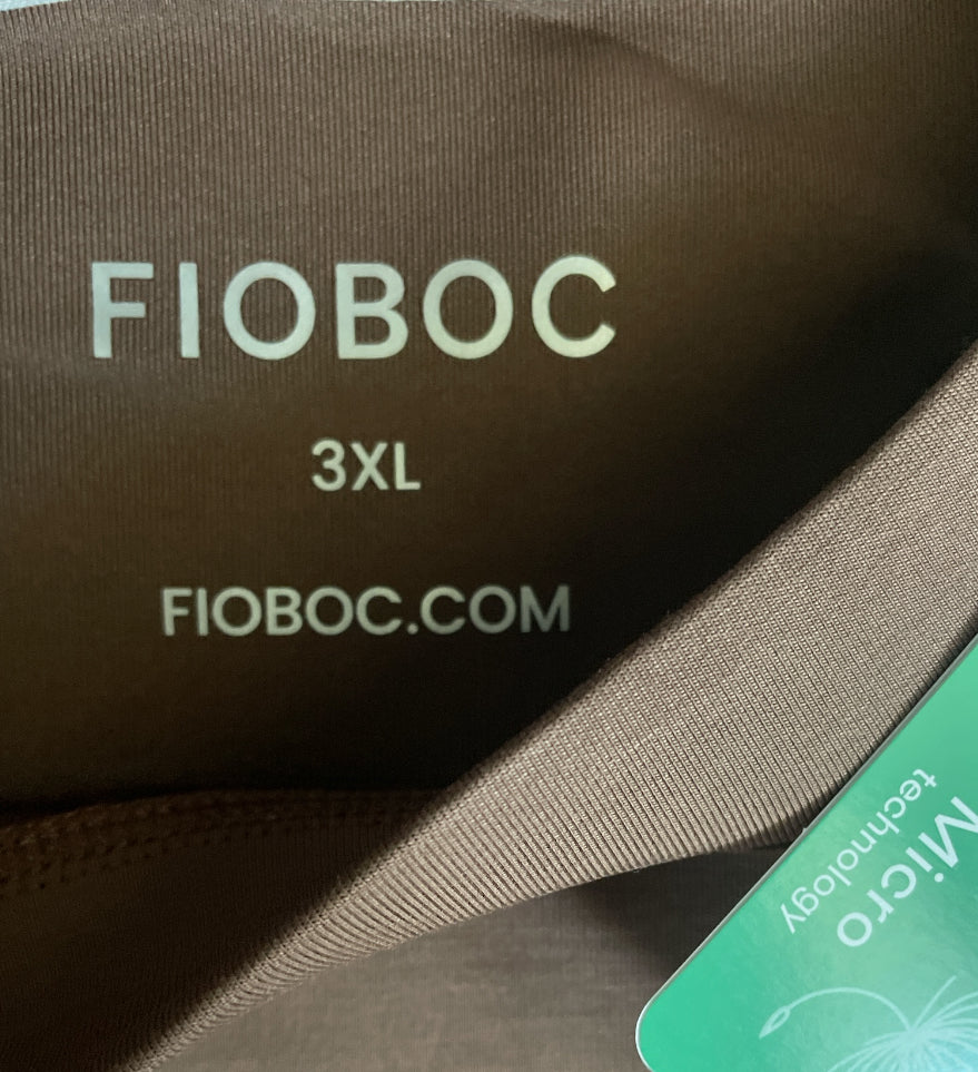 Fioboic brand mocha crew-neck T-shirt in Tencel fabric.(3x)