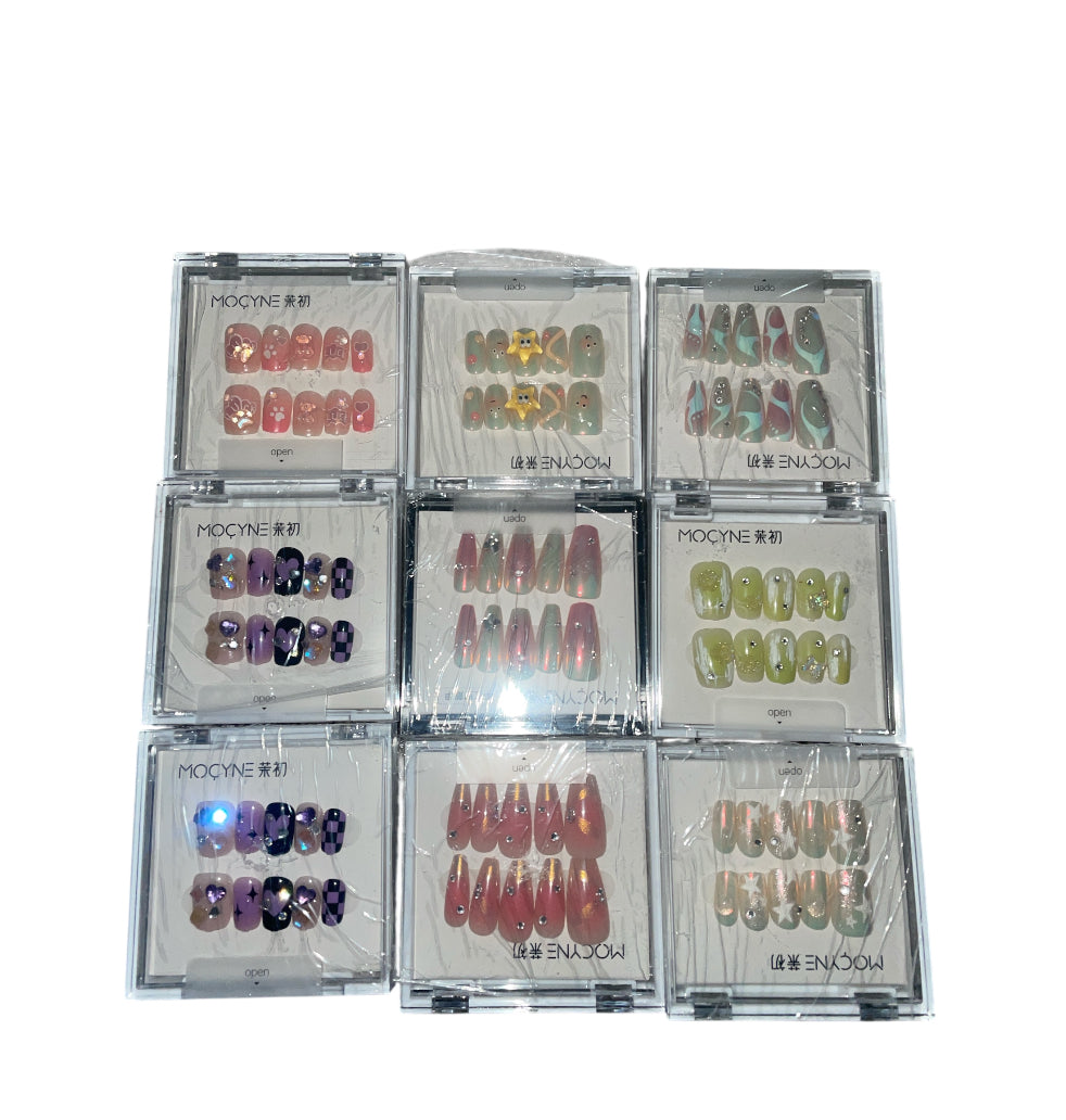 Handmade High Quality Press-on Nails set of 9