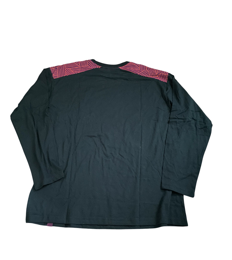 Marvel Black Panther "Port of Bashenga" long sleeve graphic t-shirt (Large)