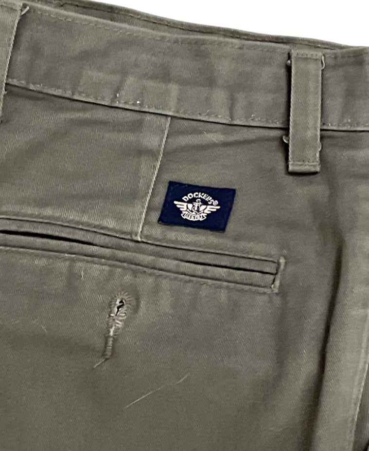Dockers Classic Fit Olive Green Chinos (34 x 30)