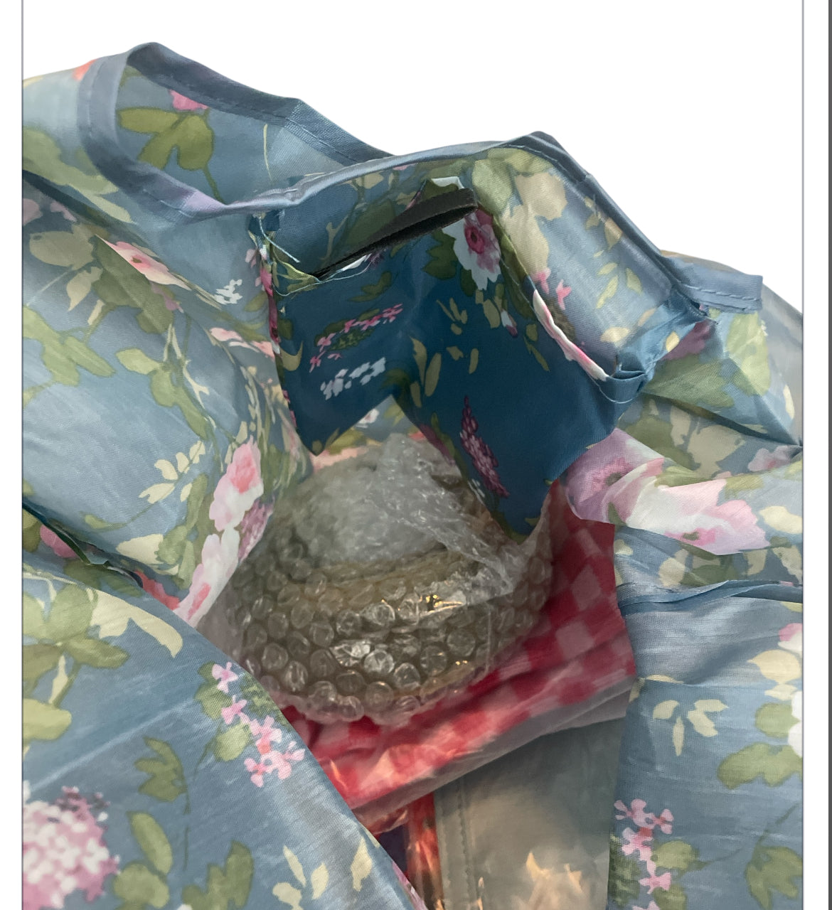 Colorful Patterned Foldable Bag with Black and Pink iPods Case