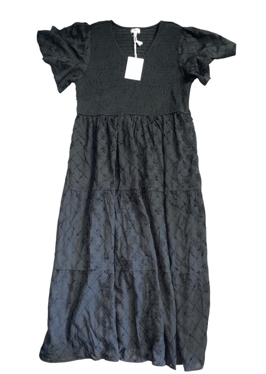 Polagram black short-sleeve tiered midi dress with a smocked bodice (1X)