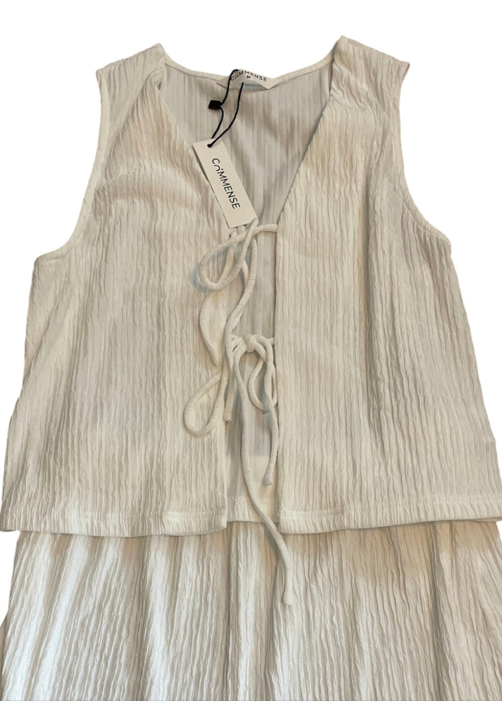 COMMENSE tie-front vest with matching textured shorts set (Medium)