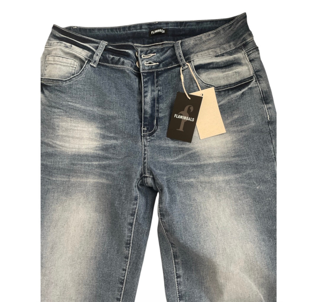 Flamingals straight-leg mid-rise jeans.(X-Large)