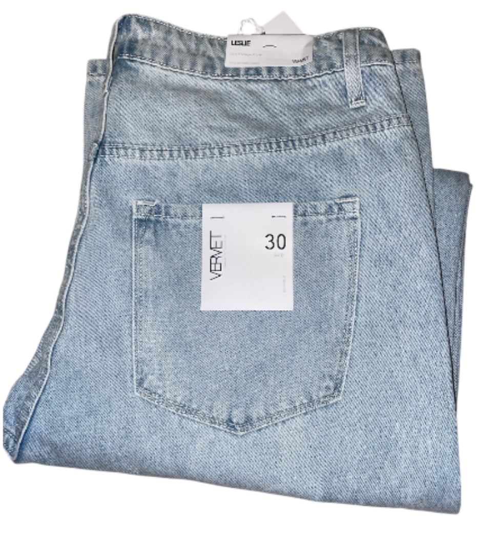 Vervet Leslie 90’s Flare Distressed Jeans (30”waist)