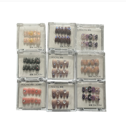 Handmade High Quality Press-on Nails set of 9
