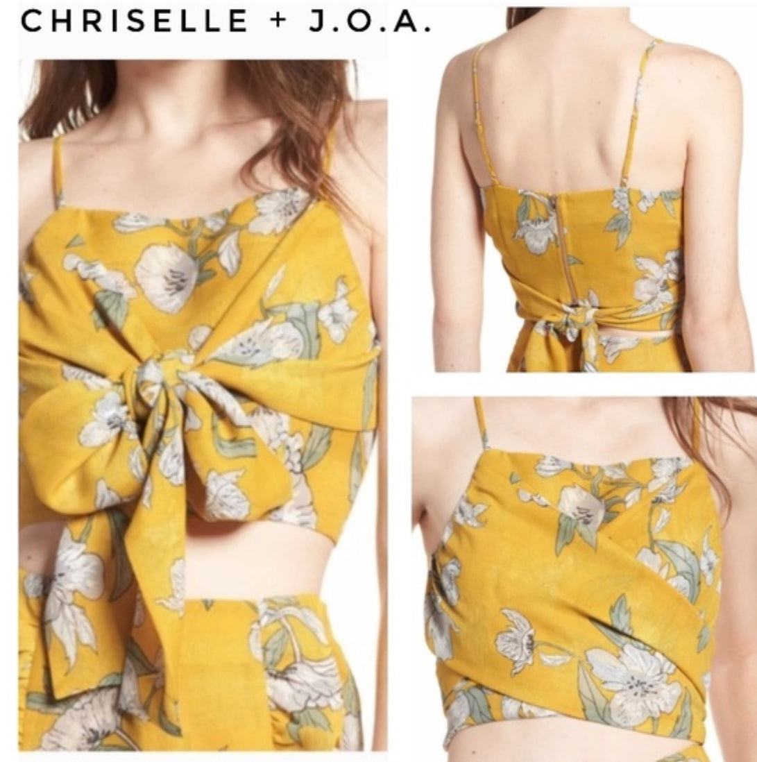 Chriselle x J.O.A. Quince Yellow Floral Tie Crop Top (Small)