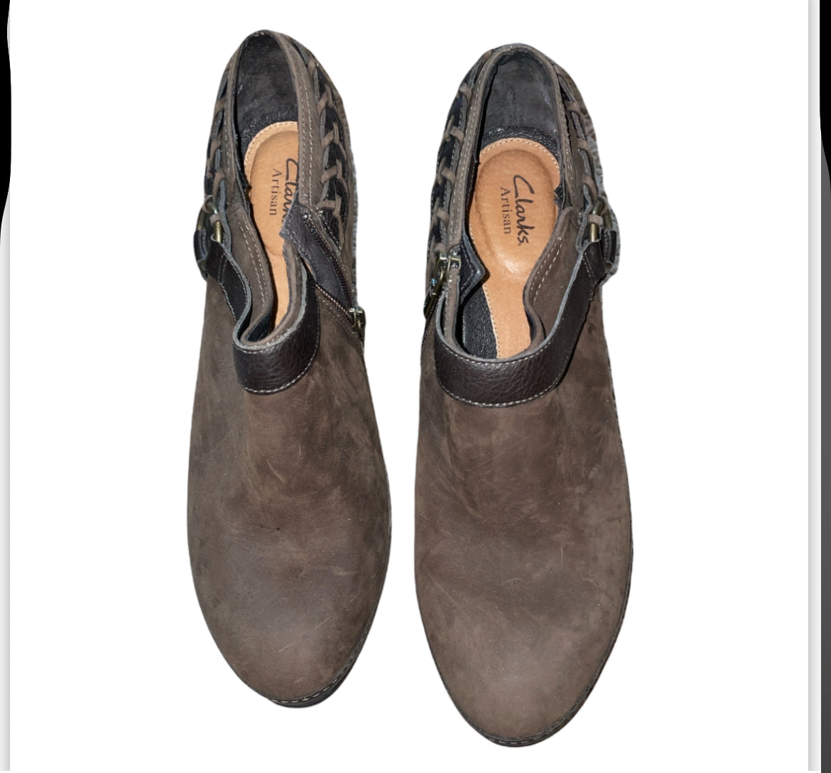 Clarks Artisan Mural Ankle Boots in Brown Suede/Leather (10)