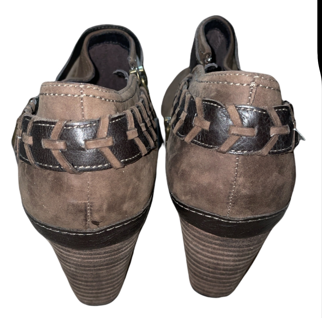 Clarks Artisan Mural Ankle Boots in Brown Suede/Leather (10)