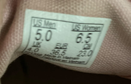 Vans Authentic Shoe Pink (6.5)