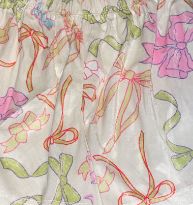 Peach Love White Multi-Colored Bow Print Shorts (Small)