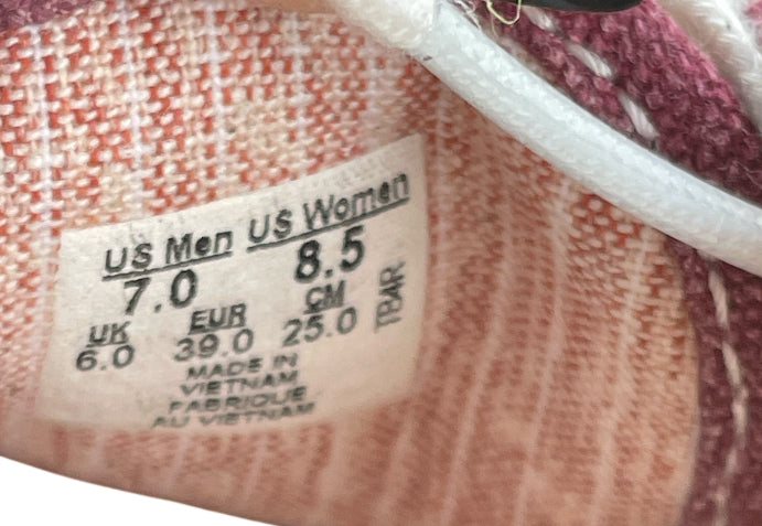 Vans Authentic in Burgundy (8.5)