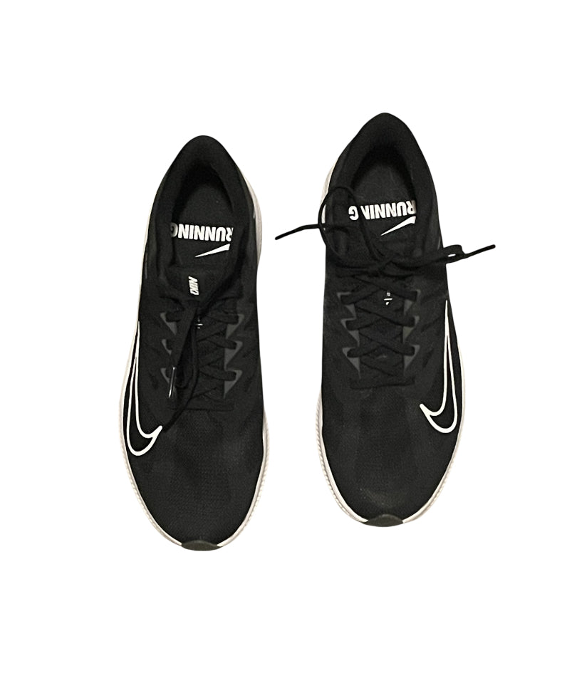 Nike Quest 3 Running Shoes in Black and White.(9)