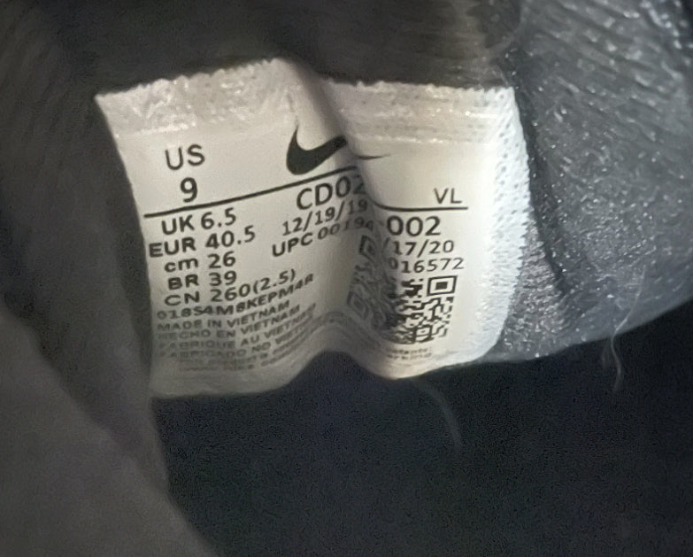 Nike Quest 3 Running Shoes in Black and White.(9)