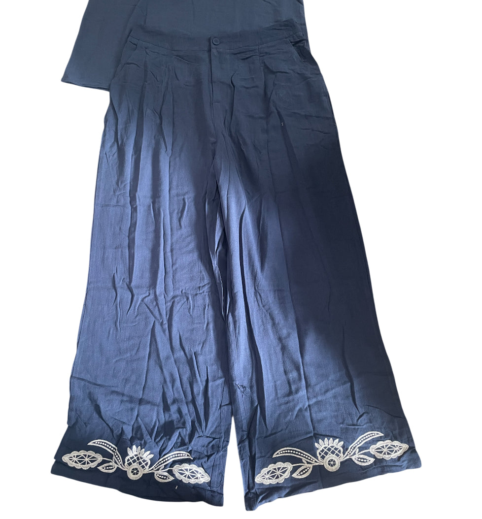 Fashion Space Navy Two-Piece Embroidered Top and Wide-Leg Pants (2x)