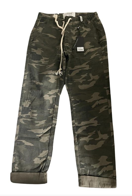 One Teaspoon camouflage "Shabbies" boyfriend pants (X-Small)