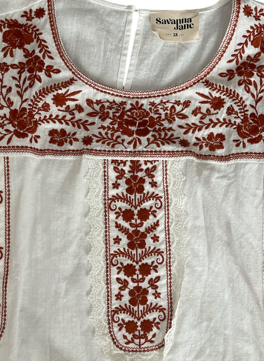 Savanna Jane Tandy Floral white cotton embroidered blouse (2x)