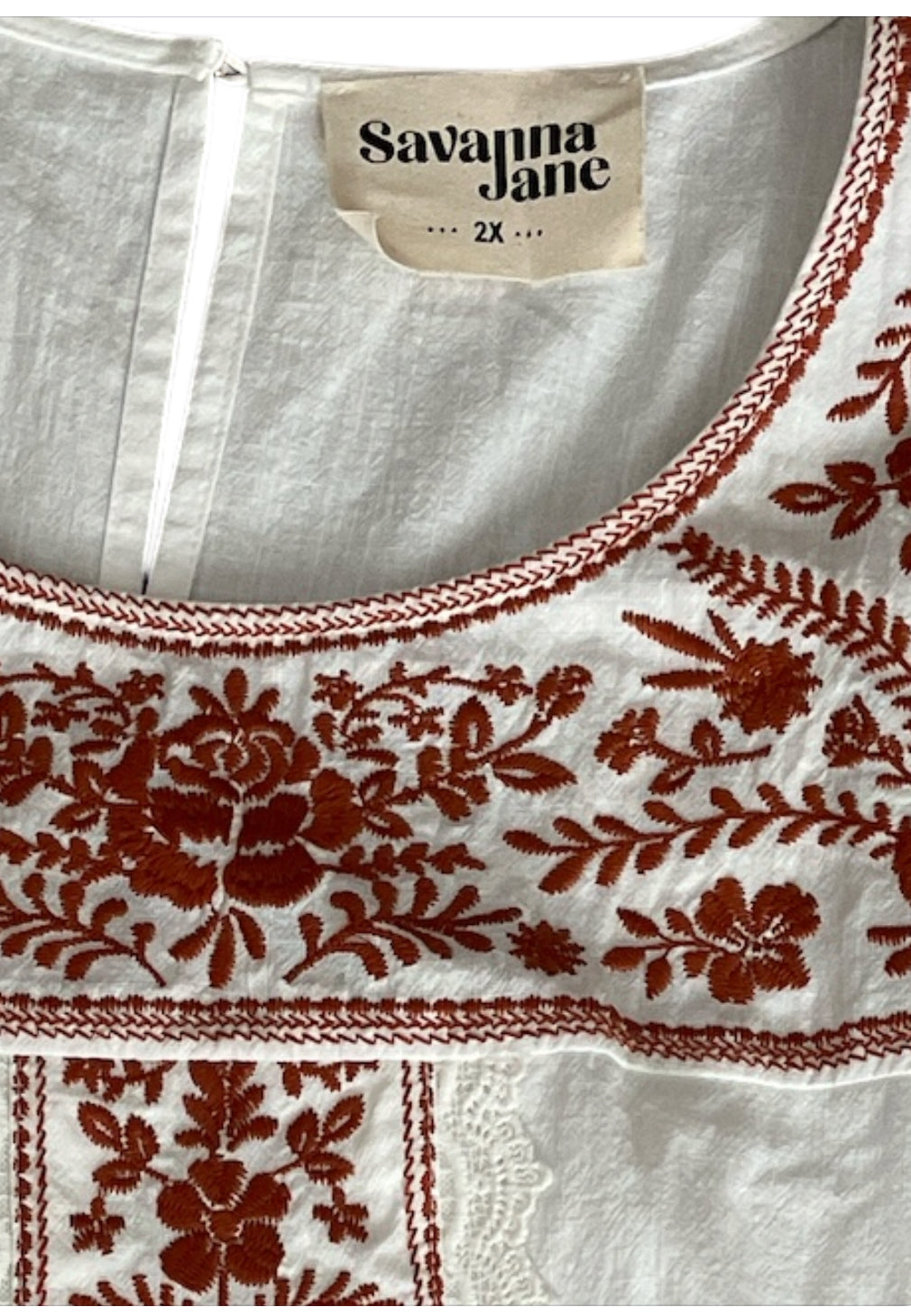 Savanna Jane Tandy Floral white cotton embroidered blouse (2x)