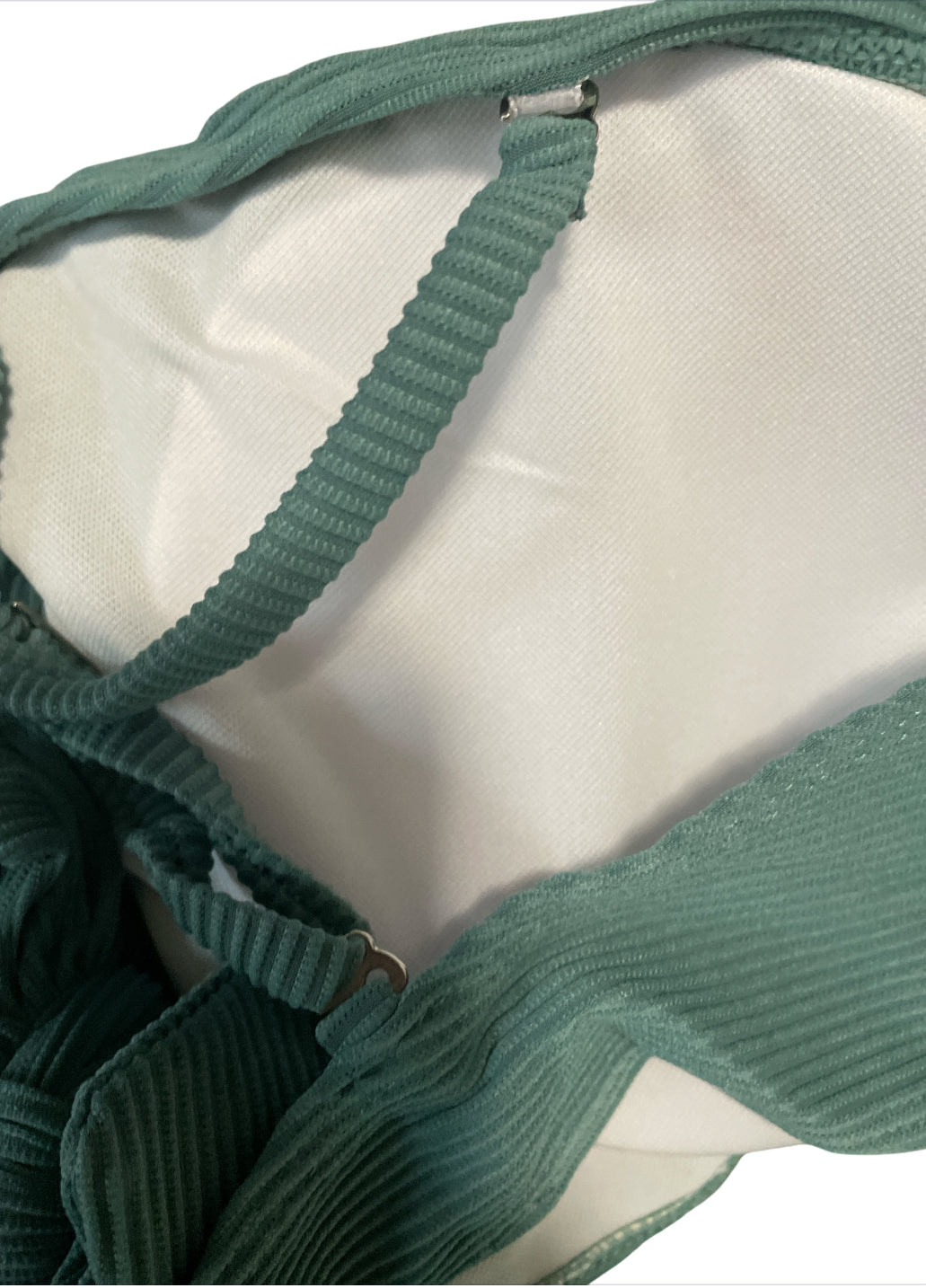 AndTheWhy Two-Piece Bikini Set in Jade Green (1x)