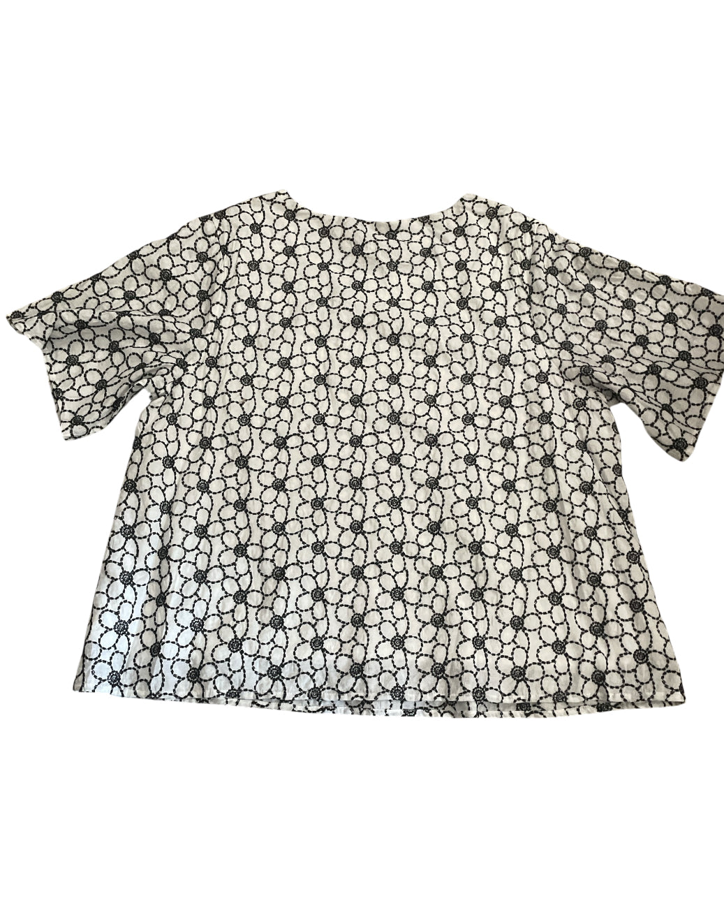 Polagram Myra Black Floral Embroidered Shirt (1x)